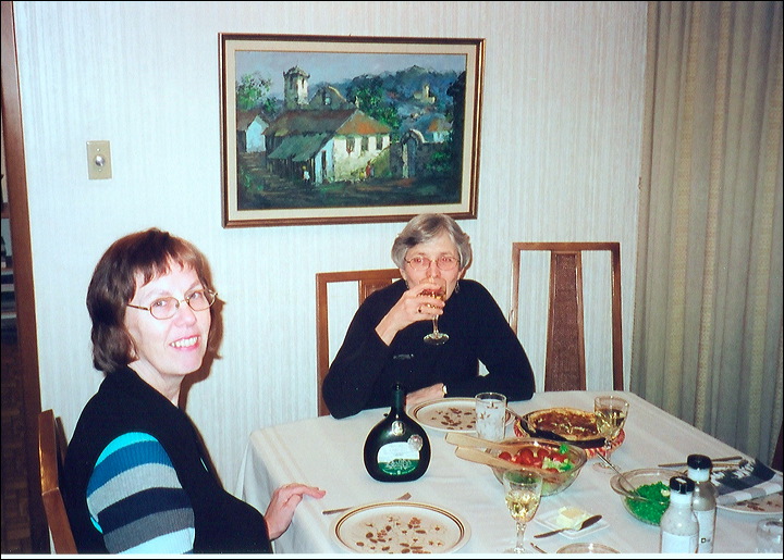 03-02-02_04_hilda_carolyn.jpg